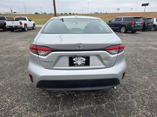 Silver Sky Metallic 2023 Toyota Corolla LE