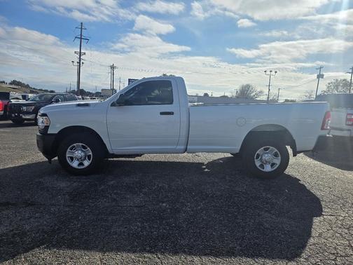 2022 RAM 3500 Tradesman 4x2 Reg Cab 8' Box