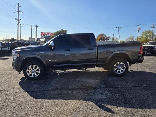 2022 RAM 2500 Laramie 4x4 Crew Cab 6'4'' Box