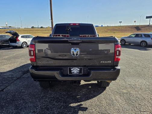 2022 RAM 2500 Laramie 4x4 Crew Cab 6'4'' Box