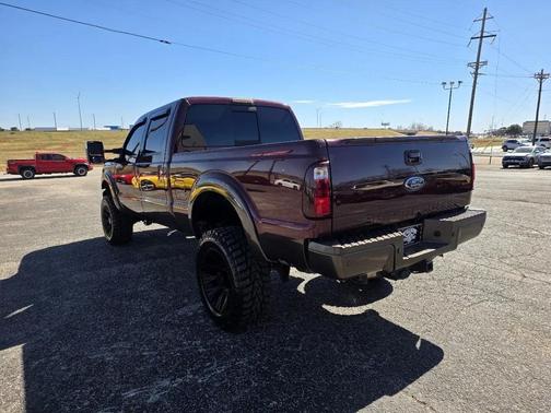 2011 Ford F-250 4WD Crew Cab 156'' Lariat