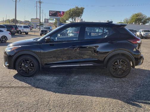 2024 Nissan Kicks SR