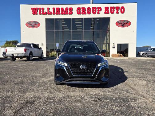 2024 Nissan Kicks SR