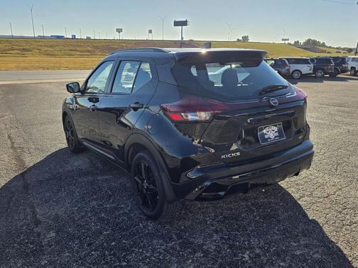 2024 Nissan Kicks SR