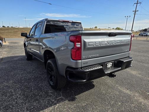 2022 Chevrolet Silverado 1500 Custom Trail Boss