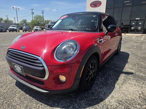 Chili Red 2019 MINI Hardtop Cooper
