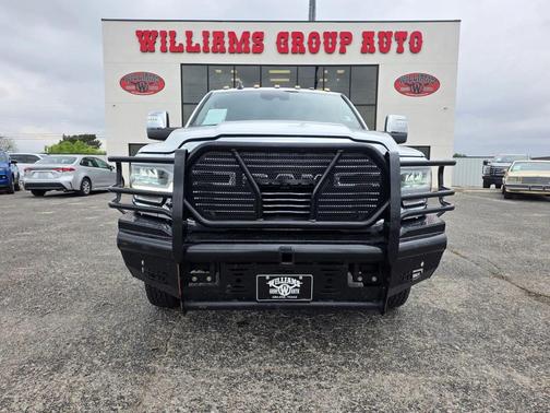 2024 RAM 3500 Laramie Crew Cab 4x4 8' Box
