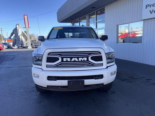 2018 RAM 2500 Laramie Crew Cab 4x4 6'4' Box