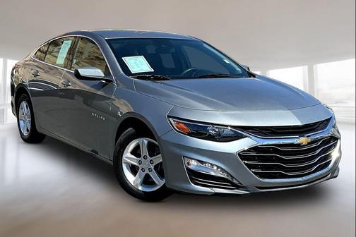 Sterling Gray Metallic 2023 Chevrolet Malibu FWD 1LT