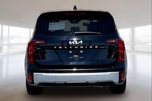 Ebony Black 2023 Kia Telluride LX