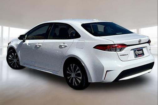White 2022 Toyota Corolla LE