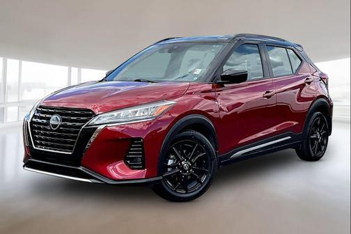 Scarlet Ember Tintcoat/Super Black 2023 Nissan Kicks SR