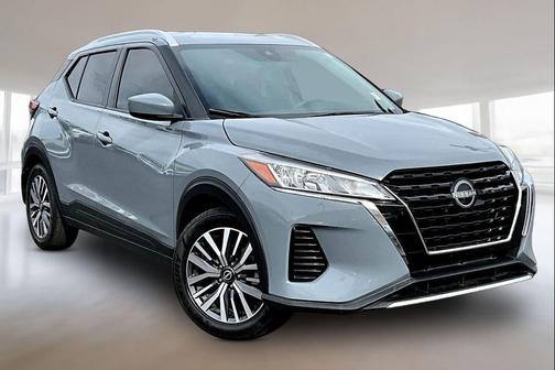 Boulder Gray Pearl 2023 Nissan Kicks SV