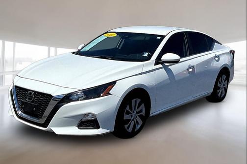 Glacier White 2022 Nissan Altima S FWD