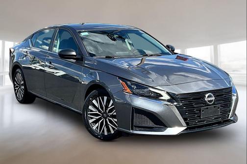 Gun Metallic 2025 Nissan Altima 2.5 SV