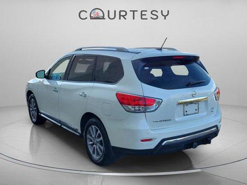 2016 Nissan Pathfinder SL