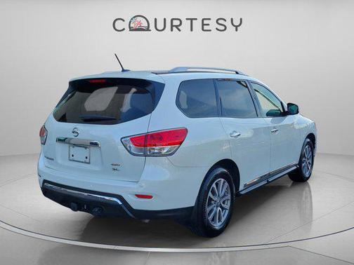 2016 Nissan Pathfinder SL