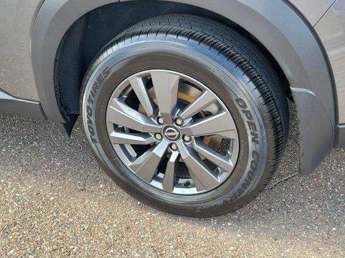2024 Nissan Pathfinder SV FWD