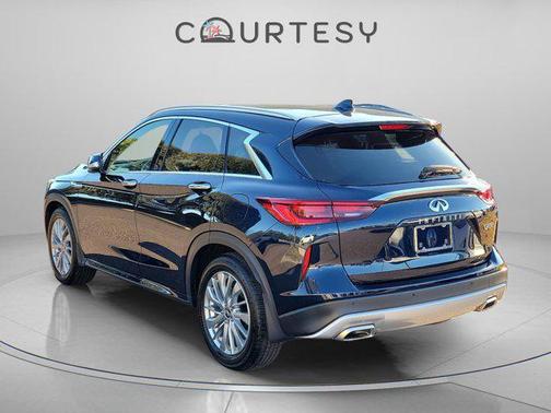 2023 INFINITI QX50 LUXE