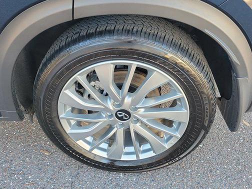 2023 INFINITI QX50 LUXE