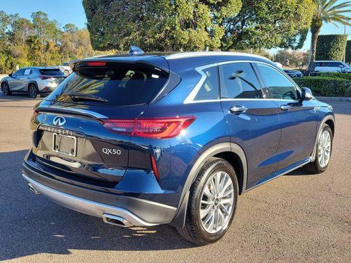 2023 INFINITI QX50 LUXE