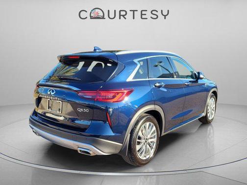 2023 INFINITI QX50 LUXE