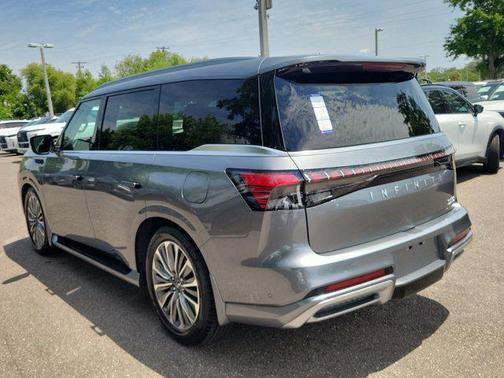 Dynamic Metal 2026 INFINITI QX80 Luxe