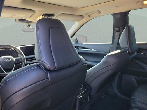 2025 INFINITI QX60 Pure