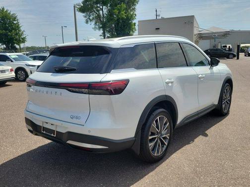 Radiant White 2027 INFINITI QX60 LUXE FWD