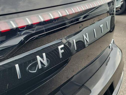Black Obsidian 2026 INFINITI QX80 Luxe
