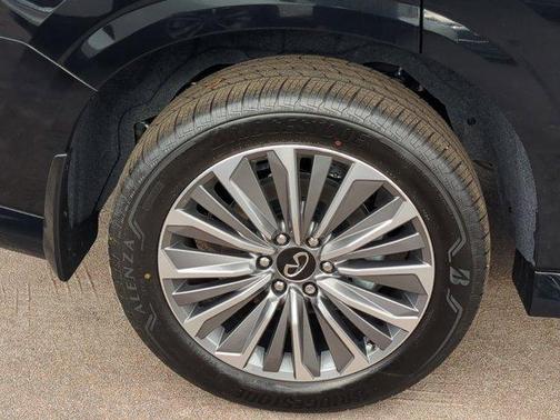 2025 INFINITI QX80 SENSORY AWD