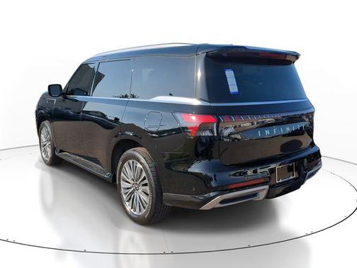 2025 INFINITI QX80 Luxe