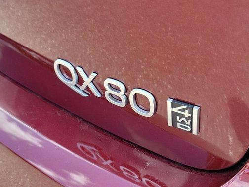 2025 INFINITI QX80 Luxe