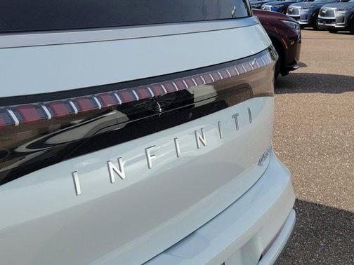 2026 INFINITI QX80 PURE