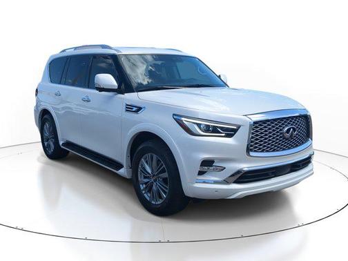 2022 INFINITI QX80 Luxe