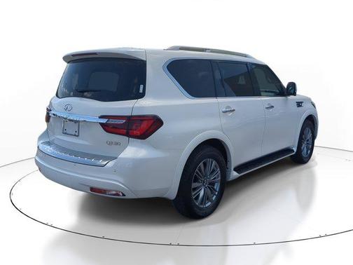 2022 INFINITI QX80 Luxe