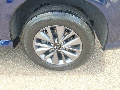 2025 INFINITI QX80 PURE