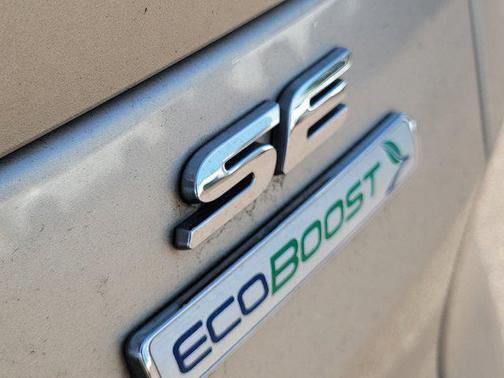 White Gold Metallic 2017 Ford Escape SE