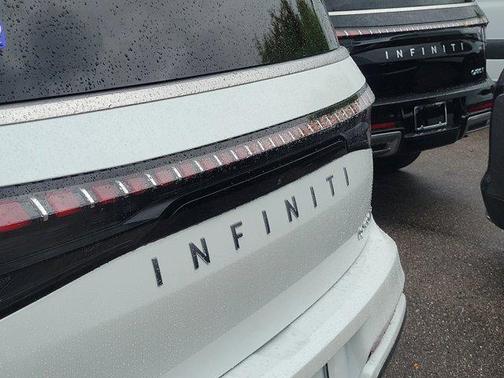 2026 INFINITI QX80 Luxe