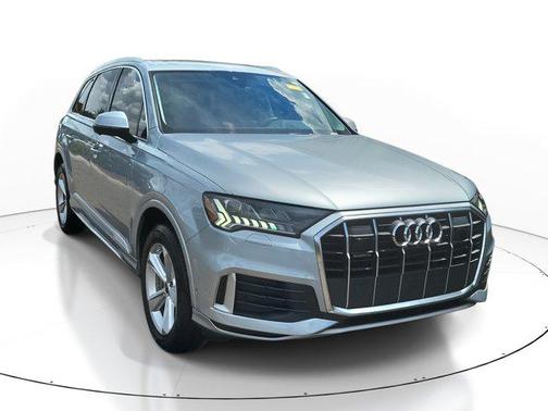 2023 Audi Q7 45 Premium Plus