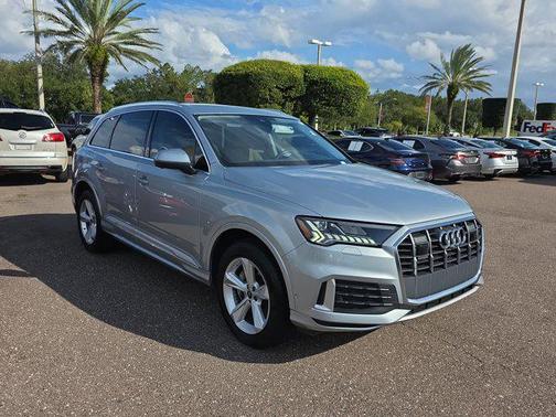 2023 Audi Q7 45 Premium Plus