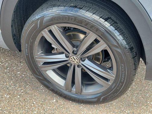 2022 Volkswagen Atlas Cross Sport 3.6L V6 SEL R-Line