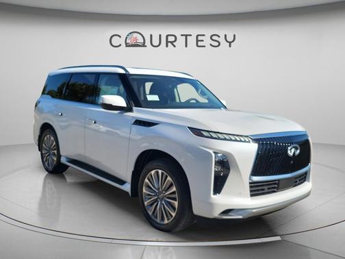 Radiant White 2026 INFINITI QX80 Luxe