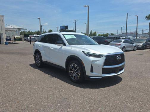 Radiant White 2027 INFINITI QX60 LUXE FWD