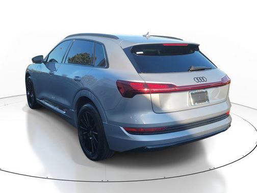 2022 Audi e-tron Premium