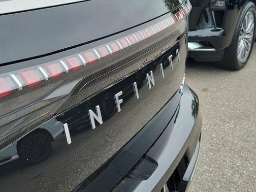 Black Obsidian 2026 INFINITI QX80 Luxe