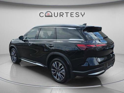 Mineral Black 2026 INFINITI QX60 LUXE AWD