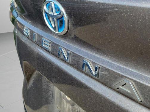 2021 Toyota Sienna Limited 7-Passenger