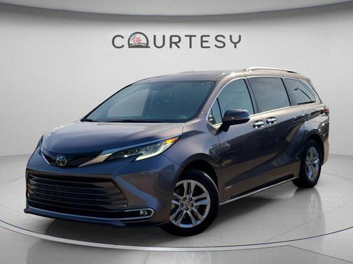 2021 Toyota Sienna Limited 7-Passenger