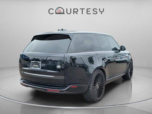 2023 Land Rover Range Rover P400 SE